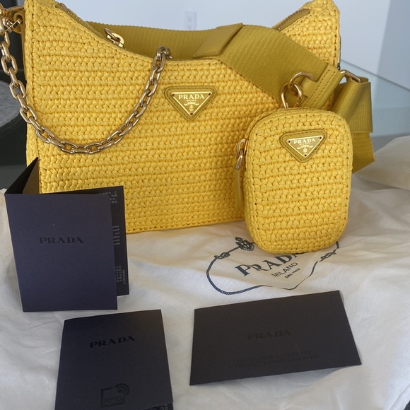 One week sale‼️ Prada Re-Edition 2005 yellow raffia bag - Picture 3 of 12